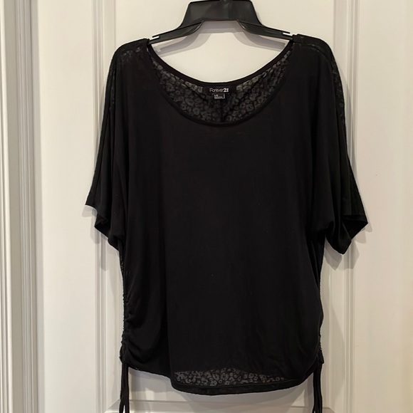 Ladies black top. - Picture 1 of 4